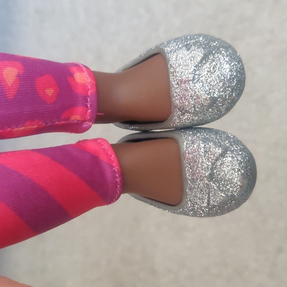 GLITTER GIRLS POSEABLE DOLL" ODESSA" 14 INCH - Picture 10 of 10